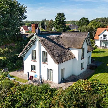 Reetdachhaus Im Fischerdorf Freest Bagian luar foto