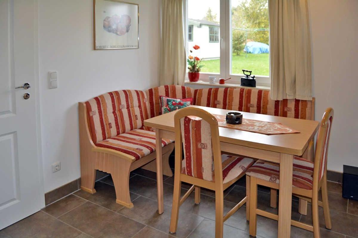 Reetdachhaus Im Fischerdorf Freest Bagian luar foto